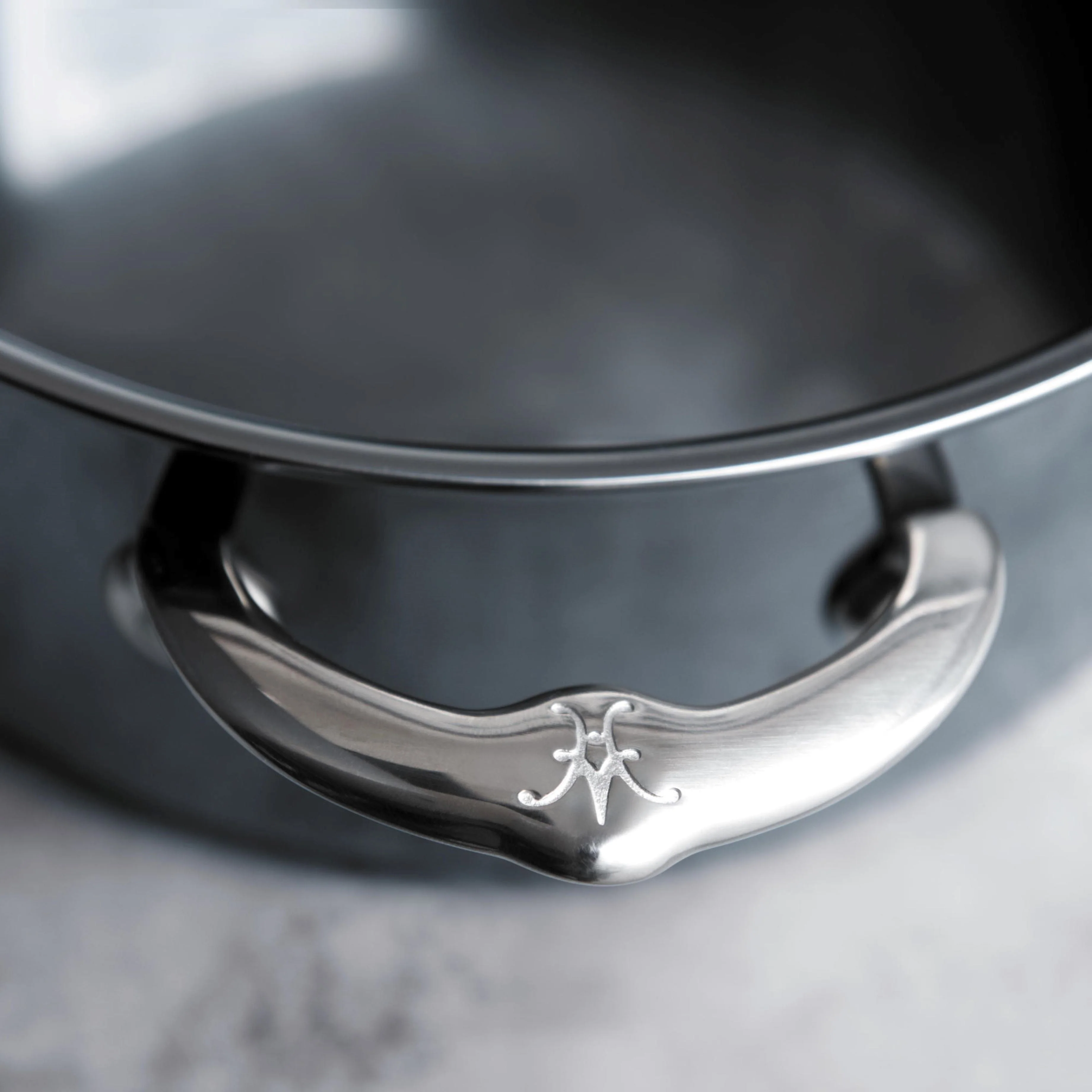 Hestan NanoBond Titanium Induction Soup Pot & Lid - 20cm/2.8L - Image 5
